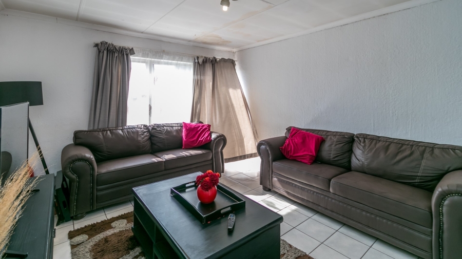 2 Bedroom Property for Sale in Vorna Valley Gauteng