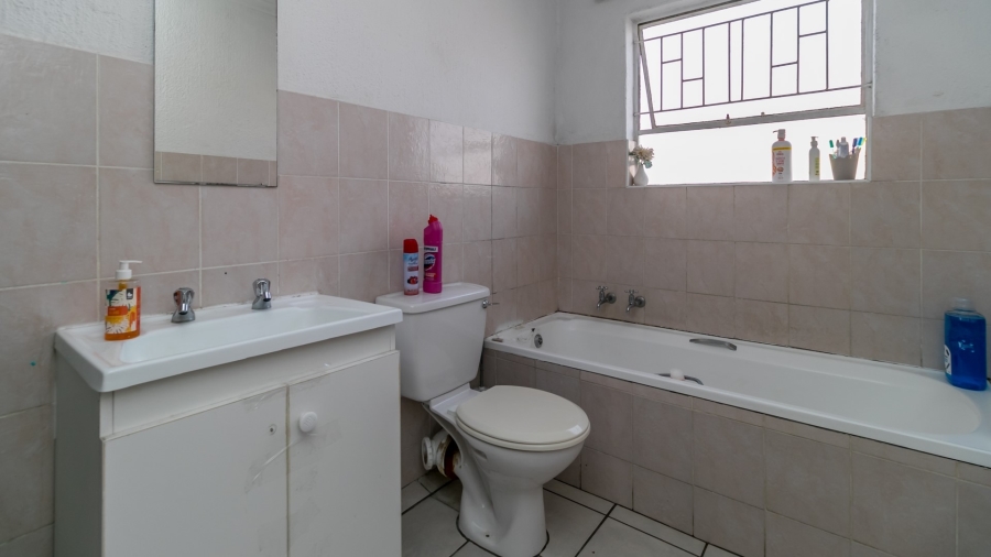 2 Bedroom Property for Sale in Vorna Valley Gauteng