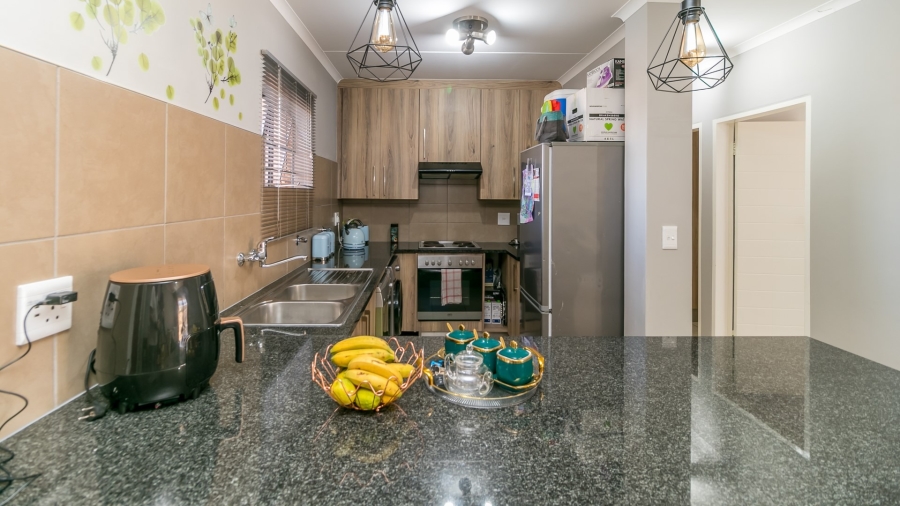 2 Bedroom Property for Sale in Noordwyk Gauteng
