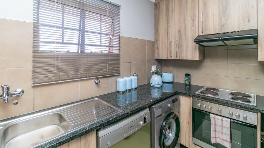 2 Bedroom Property for Sale in Noordwyk Gauteng