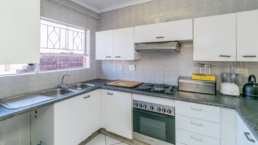 2 Bedroom Property for Sale in Vorna Valley Gauteng