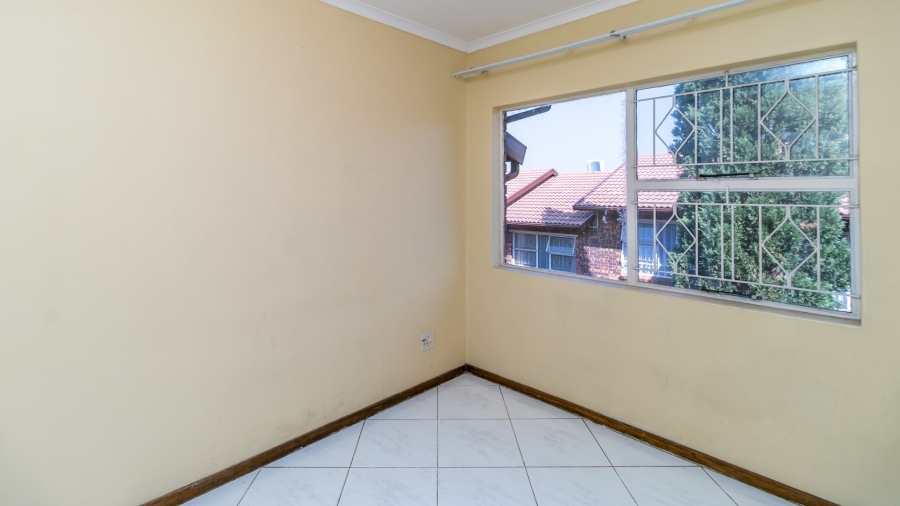 2 Bedroom Property for Sale in Vorna Valley Gauteng