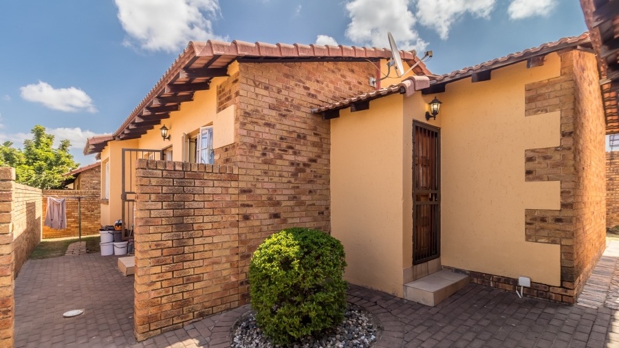 3 Bedroom Property for Sale in Vorna Valley Gauteng