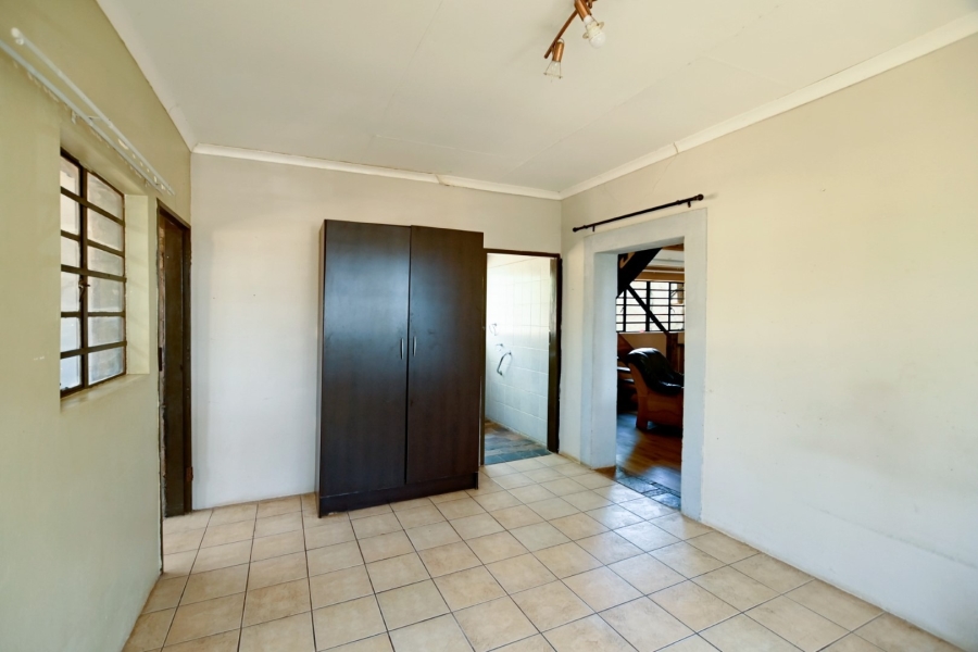 5 Bedroom Property for Sale in Kameeldrift East Gauteng