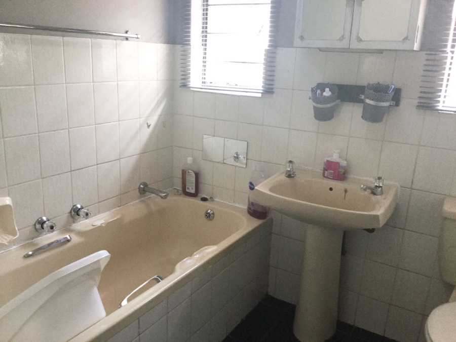 4 Bedroom Property for Sale in Doornpoort Gauteng