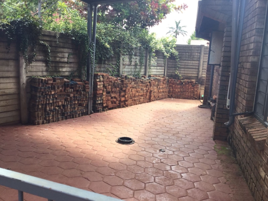 4 Bedroom Property for Sale in Doornpoort Gauteng