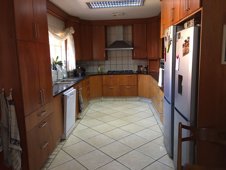 6 Bedroom Property for Sale in Heatherdale AH Gauteng