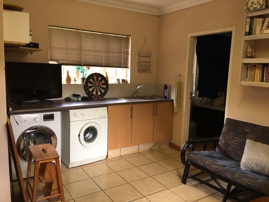 6 Bedroom Property for Sale in Heatherdale AH Gauteng