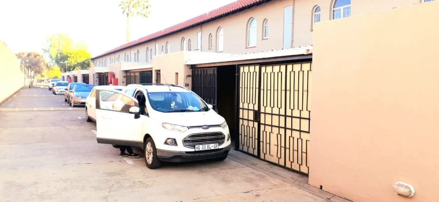 2 Bedroom Property for Sale in Kilner Park Gauteng