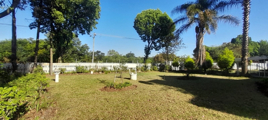 5 Bedroom Property for Sale in Kilner Park Gauteng