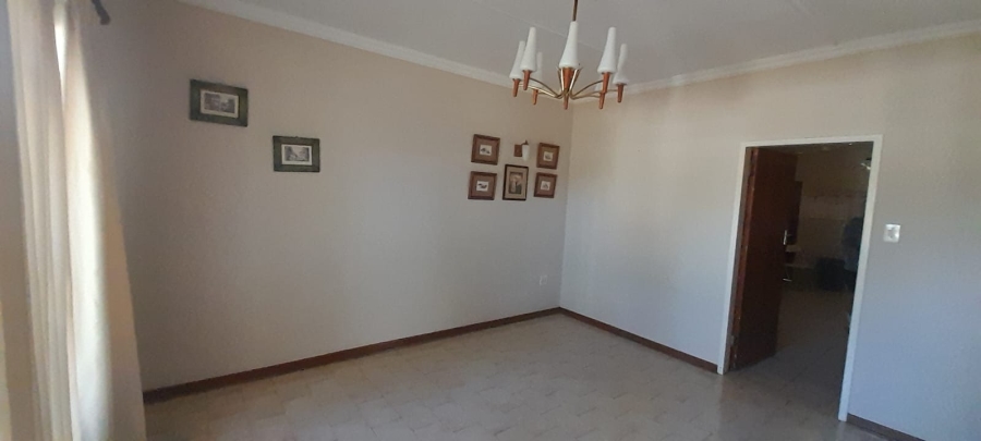 5 Bedroom Property for Sale in Kilner Park Gauteng