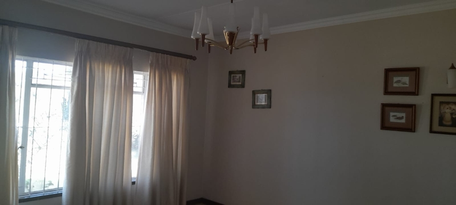 5 Bedroom Property for Sale in Kilner Park Gauteng