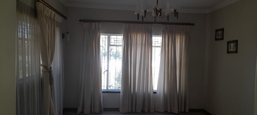 5 Bedroom Property for Sale in Kilner Park Gauteng