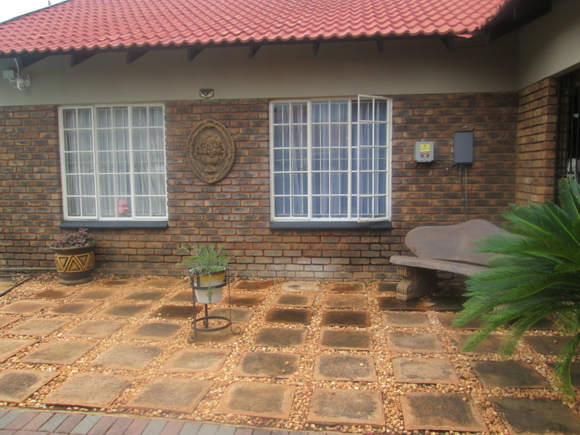 4 Bedroom Property for Sale in Florauna Gauteng