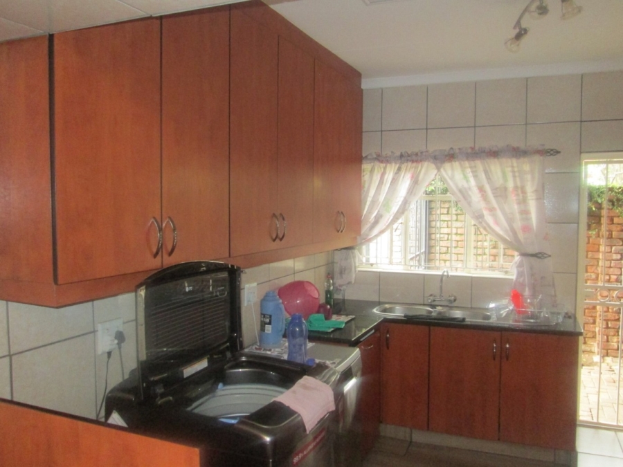 4 Bedroom Property for Sale in Florauna Gauteng