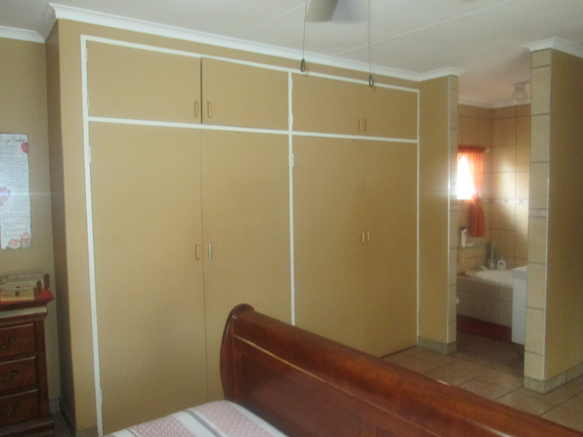 4 Bedroom Property for Sale in Florauna Gauteng