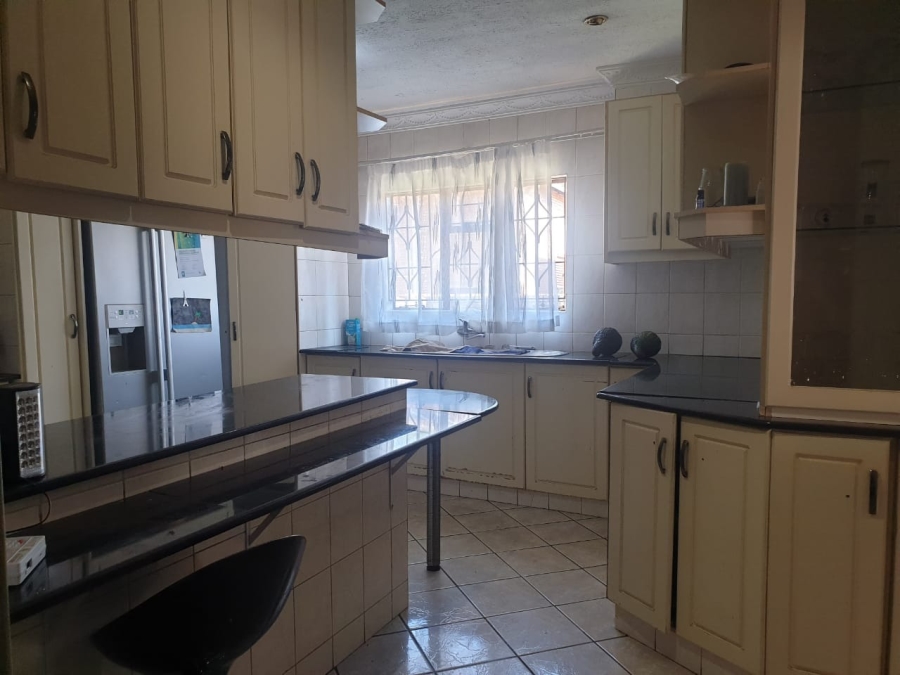 4 Bedroom Property for Sale in Annlin Gauteng