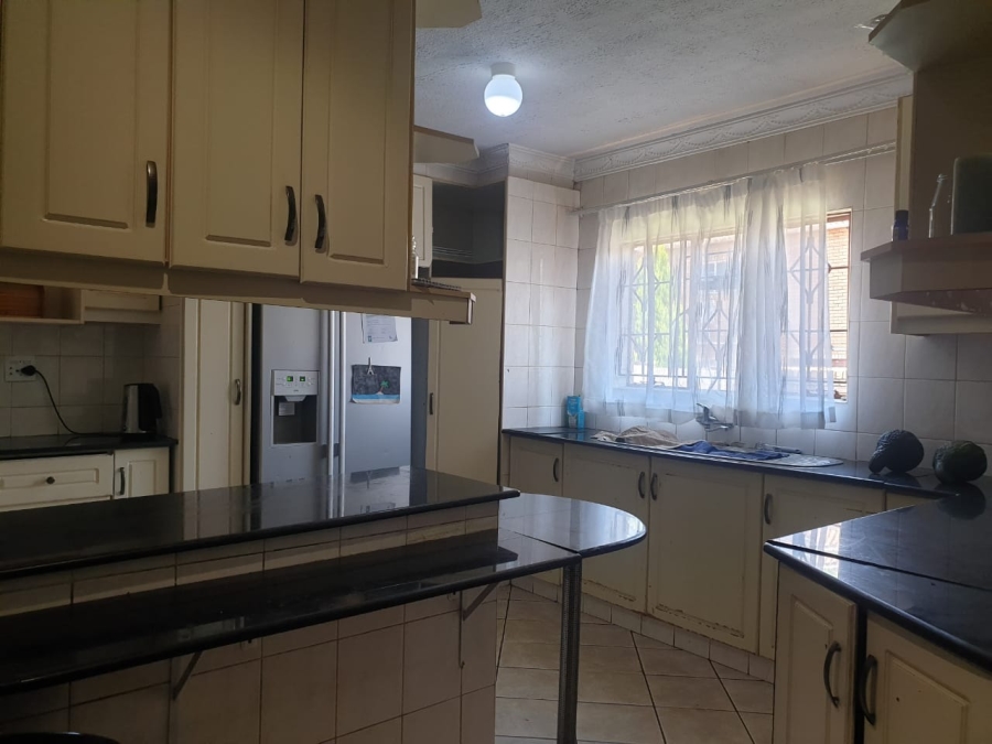 4 Bedroom Property for Sale in Annlin Gauteng