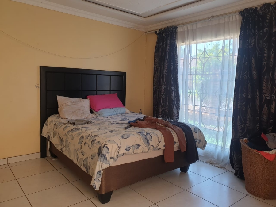 4 Bedroom Property for Sale in Annlin Gauteng