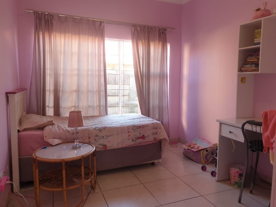 4 Bedroom Property for Sale in Annlin Gauteng