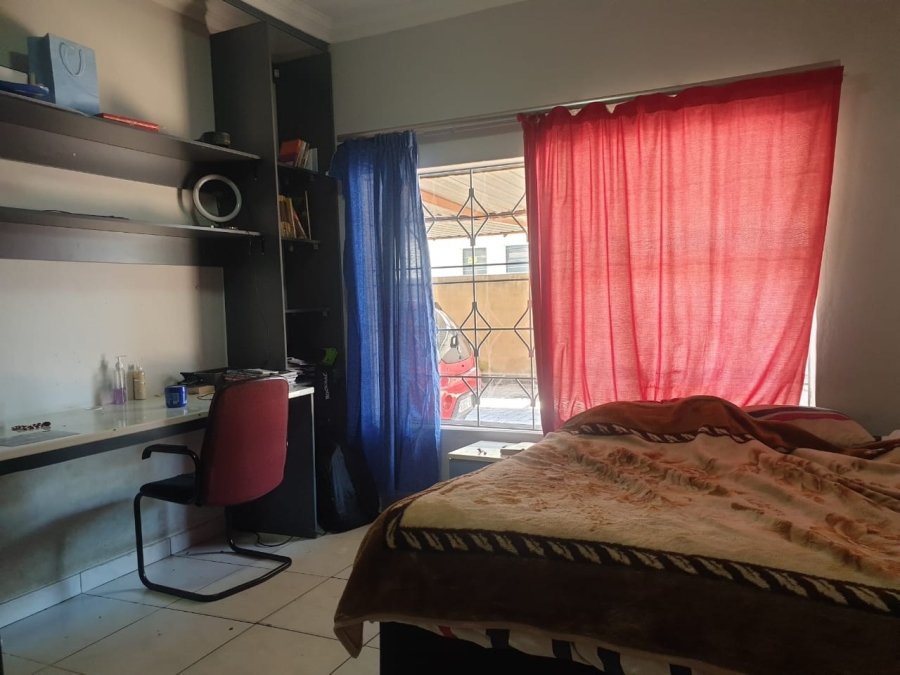 4 Bedroom Property for Sale in Annlin Gauteng