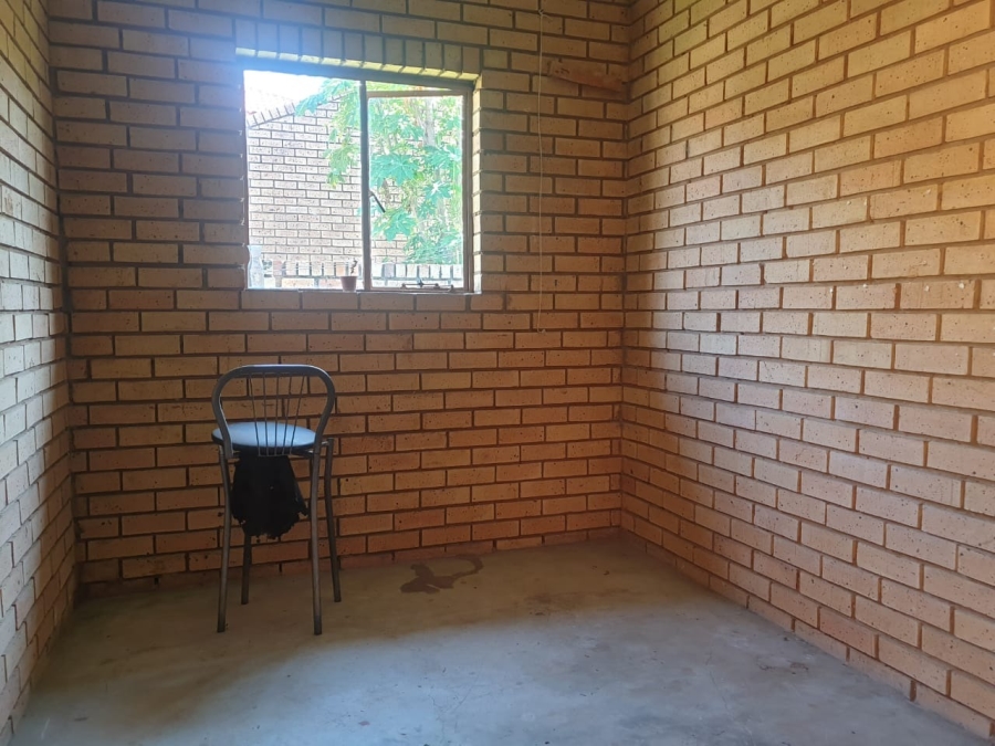 4 Bedroom Property for Sale in Annlin Gauteng