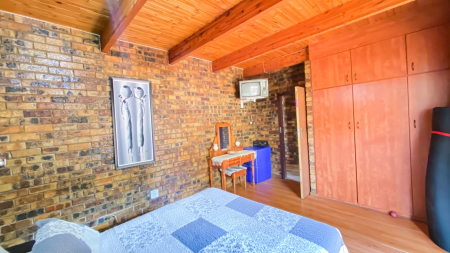 4 Bedroom Property for Sale in Florauna Gauteng