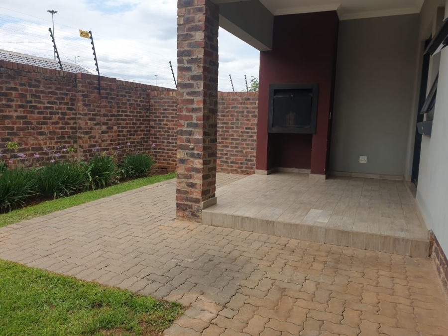 3 Bedroom Property for Sale in Doornpoort Gauteng