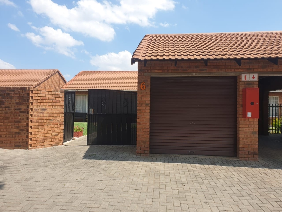 3 Bedroom Property for Sale in Annlin Gauteng