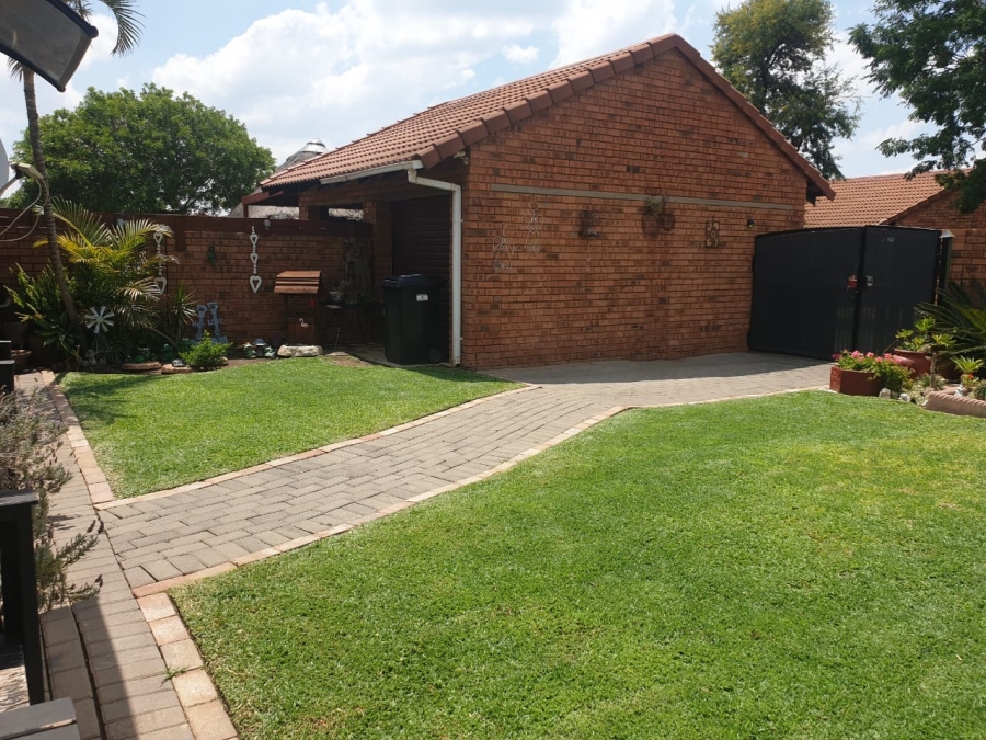 3 Bedroom Property for Sale in Annlin Gauteng