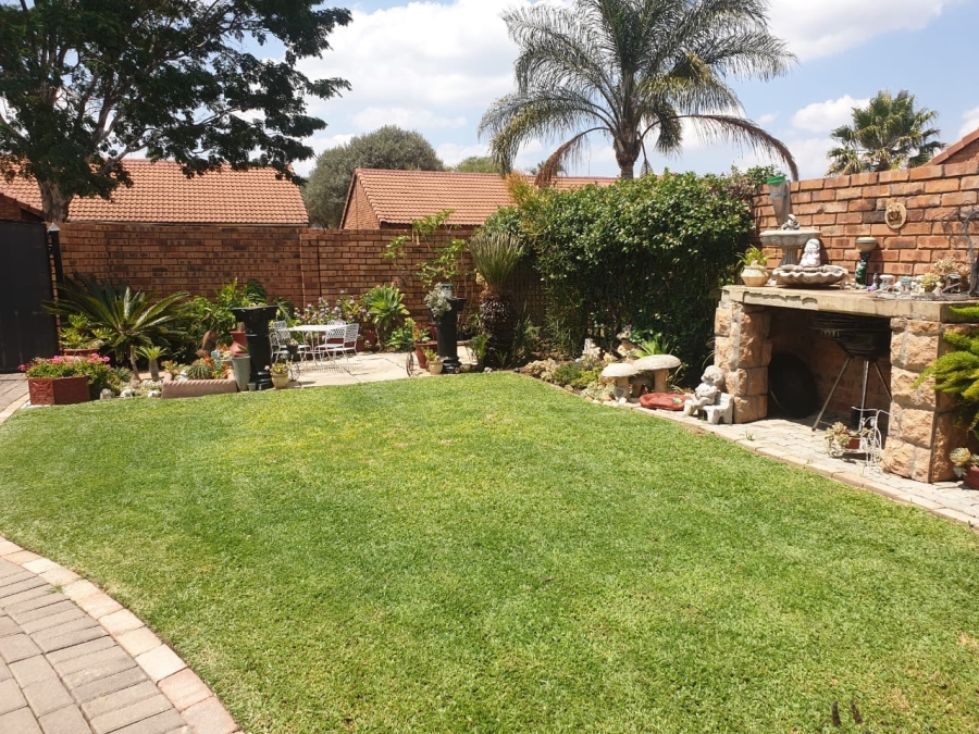 3 Bedroom Property for Sale in Annlin Gauteng