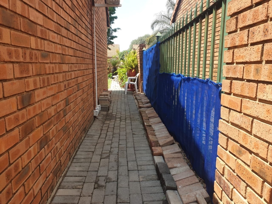 3 Bedroom Property for Sale in Annlin Gauteng