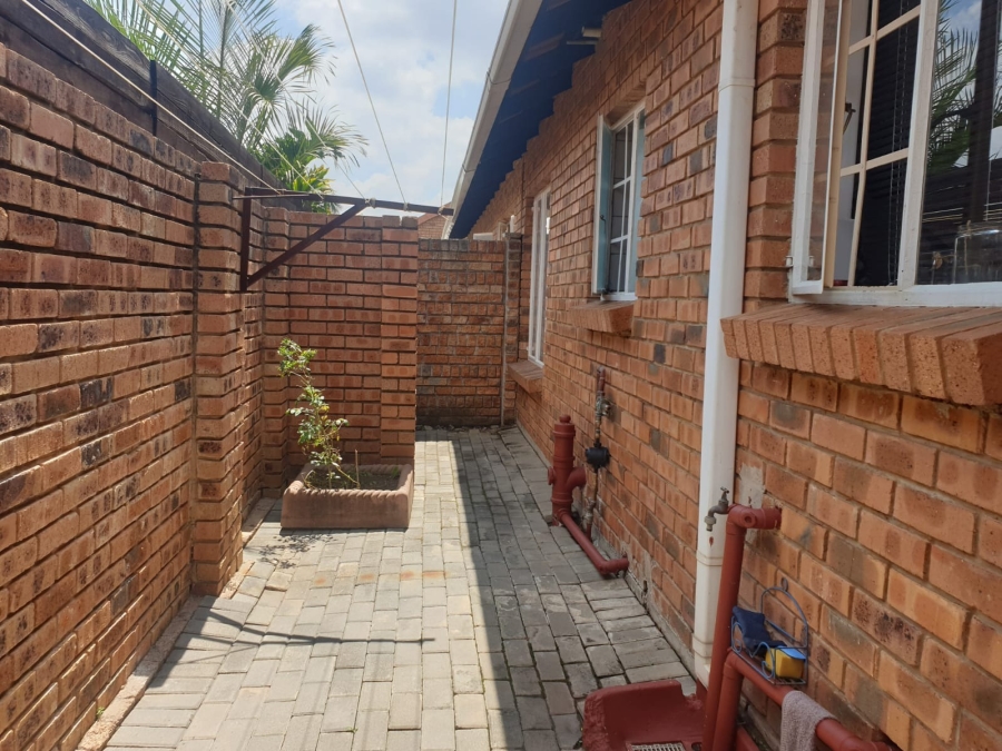 3 Bedroom Property for Sale in Annlin Gauteng