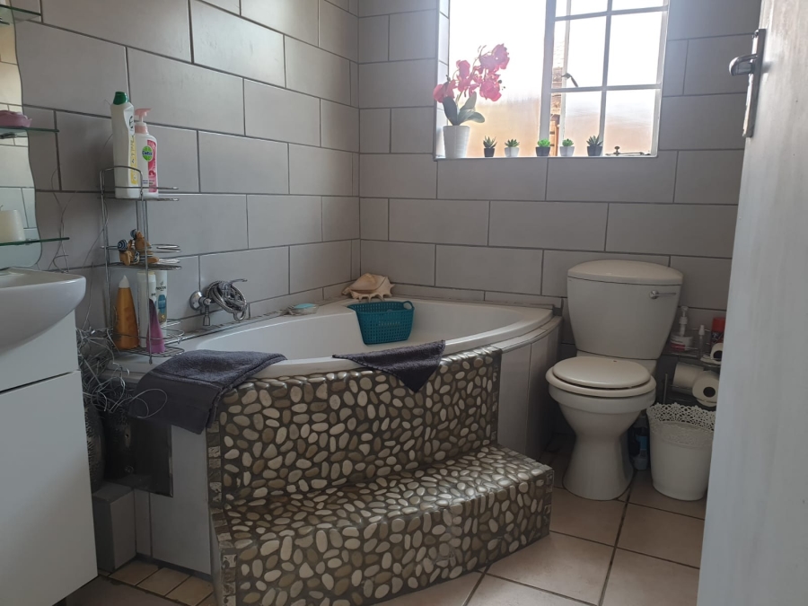 3 Bedroom Property for Sale in Annlin Gauteng