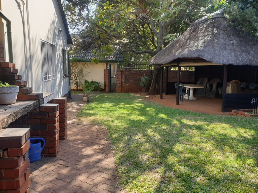 6 Bedroom Property for Sale in Magalieskruin Gauteng