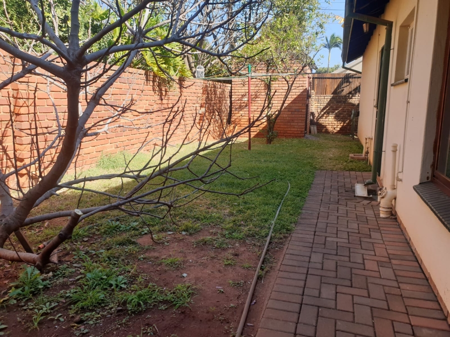 6 Bedroom Property for Sale in Magalieskruin Gauteng