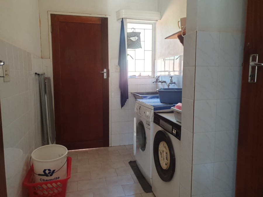 6 Bedroom Property for Sale in Magalieskruin Gauteng