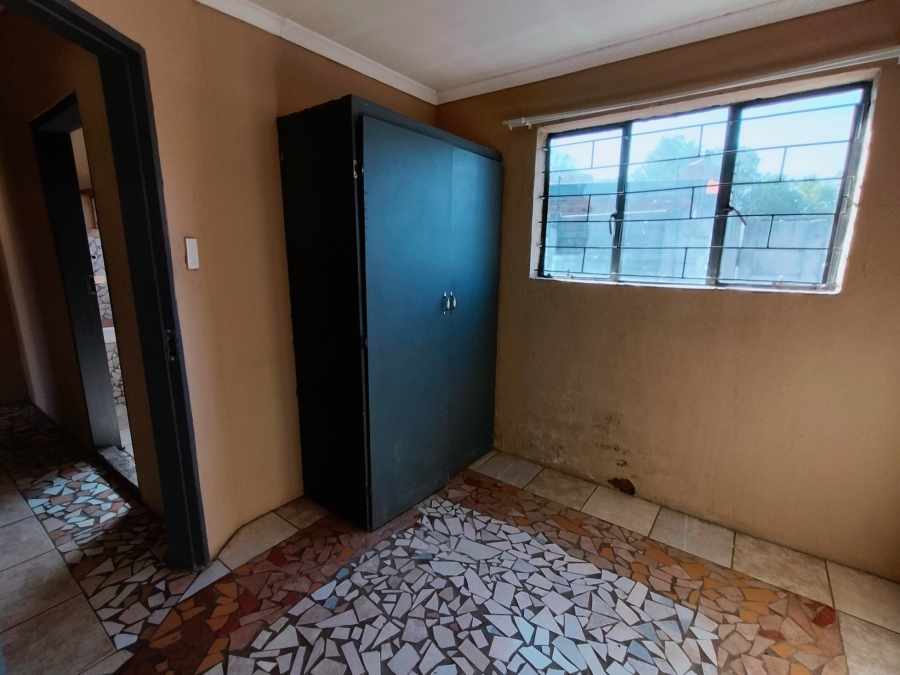 4 Bedroom Property for Sale in Mountain View Gauteng