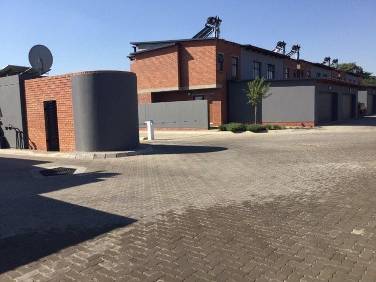 3 Bedroom Property for Sale in Sinoville Gauteng