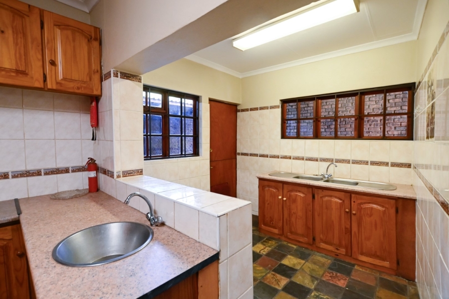 To Let 4 Bedroom Property for Rent in Kilner Park Gauteng