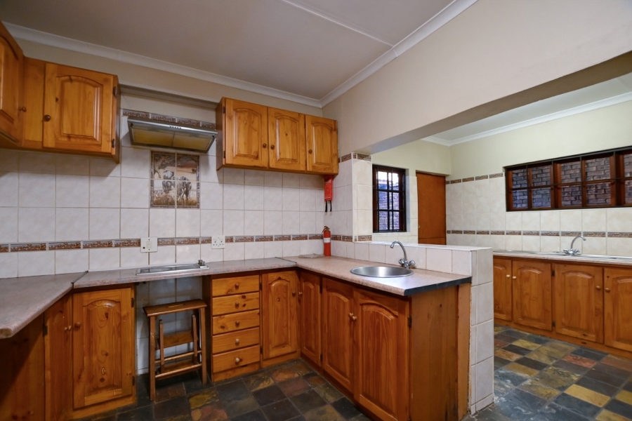 To Let 4 Bedroom Property for Rent in Kilner Park Gauteng