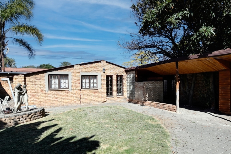 To Let 4 Bedroom Property for Rent in Kilner Park Gauteng