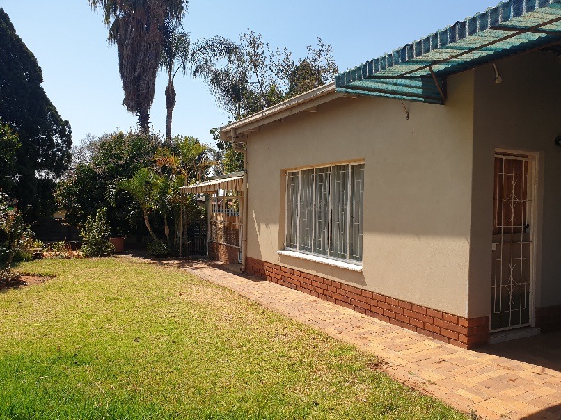 To Let 1 Bedroom Property for Rent in Sinoville Gauteng