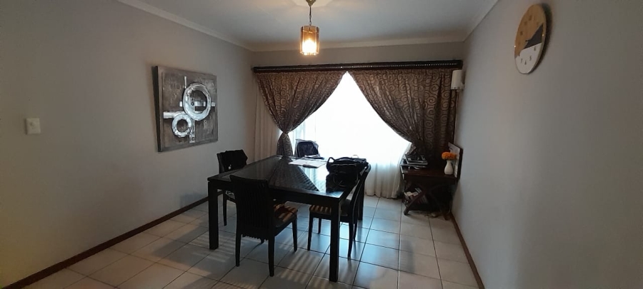 4 Bedroom Property for Sale in Faerie Glen Gauteng