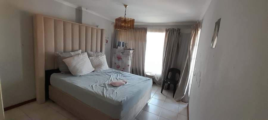 4 Bedroom Property for Sale in Faerie Glen Gauteng