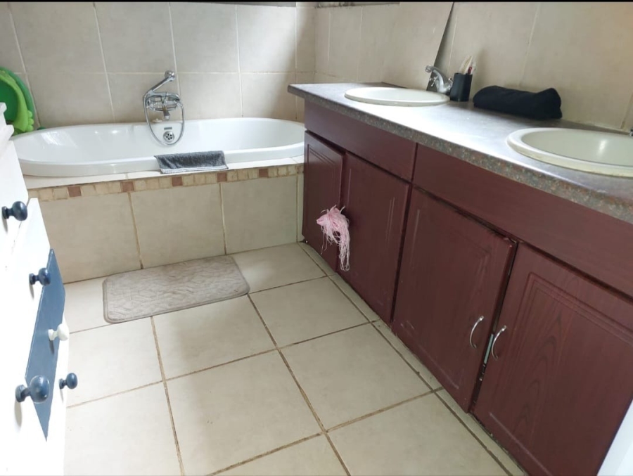 7 Bedroom Property for Sale in Bultfontein A H Gauteng