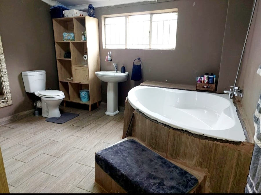 7 Bedroom Property for Sale in Bultfontein A H Gauteng