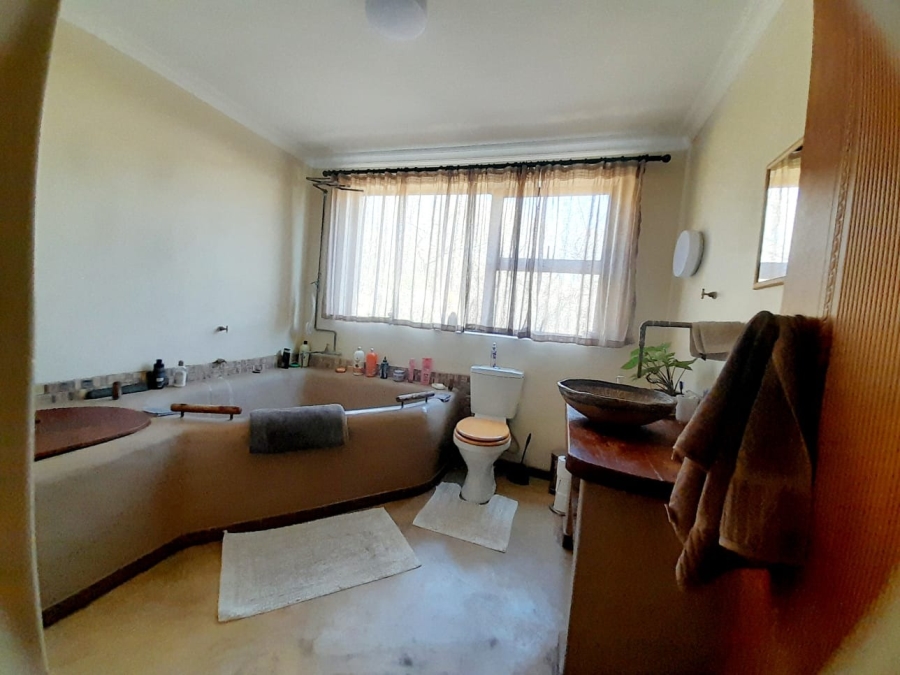 5 Bedroom Property for Sale in Roodeplaat Gauteng