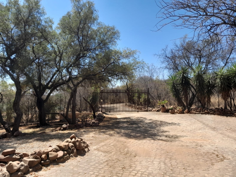 5 Bedroom Property for Sale in Roodeplaat Gauteng