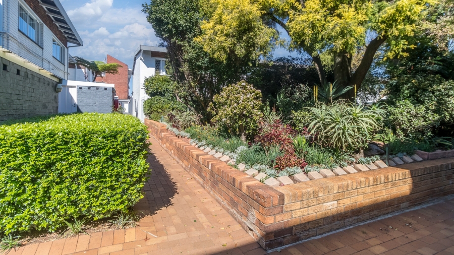 2 Bedroom Property for Sale in Linden Gauteng